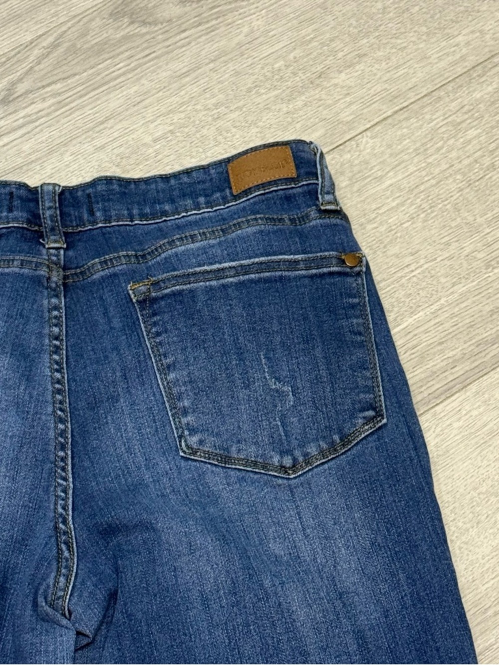 Judy Blue Women's Straight Leg Jeans in Dark Blue Wash - Picture 6 of 7